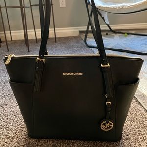 Charlotte Large Saffiano Leather Top-Zip Tote Bag